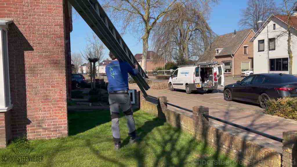 Schoorsteen onderhoud Barneveld ladder bus